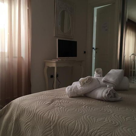 Bed and Breakfast La Corte Del Re Borbone Caserta Exterior foto